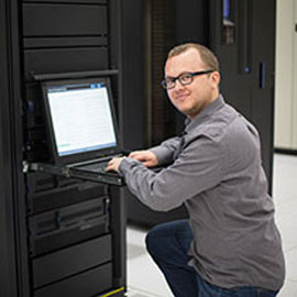what is a network administrator vs a system administrator