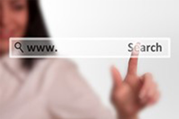 College student performing online research